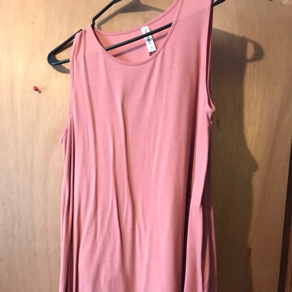 Sleeveless dress